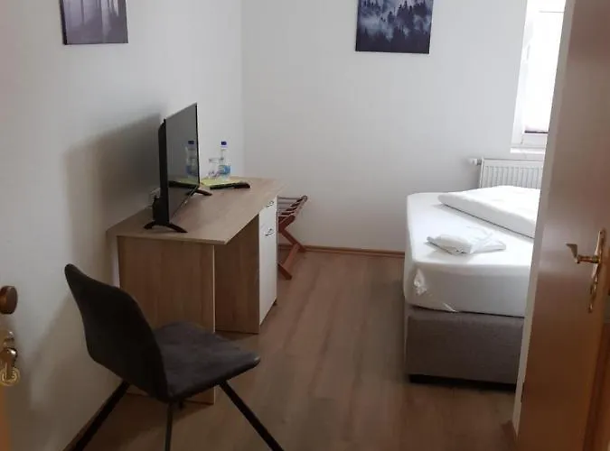 Zur Altstadt Hotell 3*